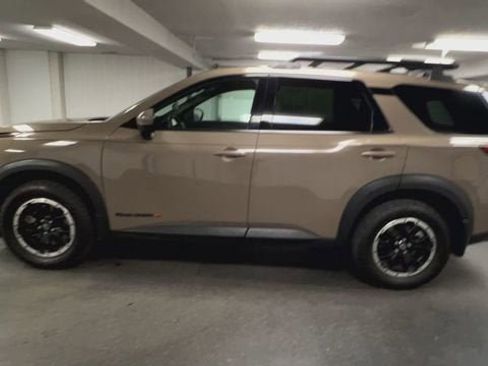 Used 2024 Nissan Pathfinder Rock Creek AWD/4WD image 5
