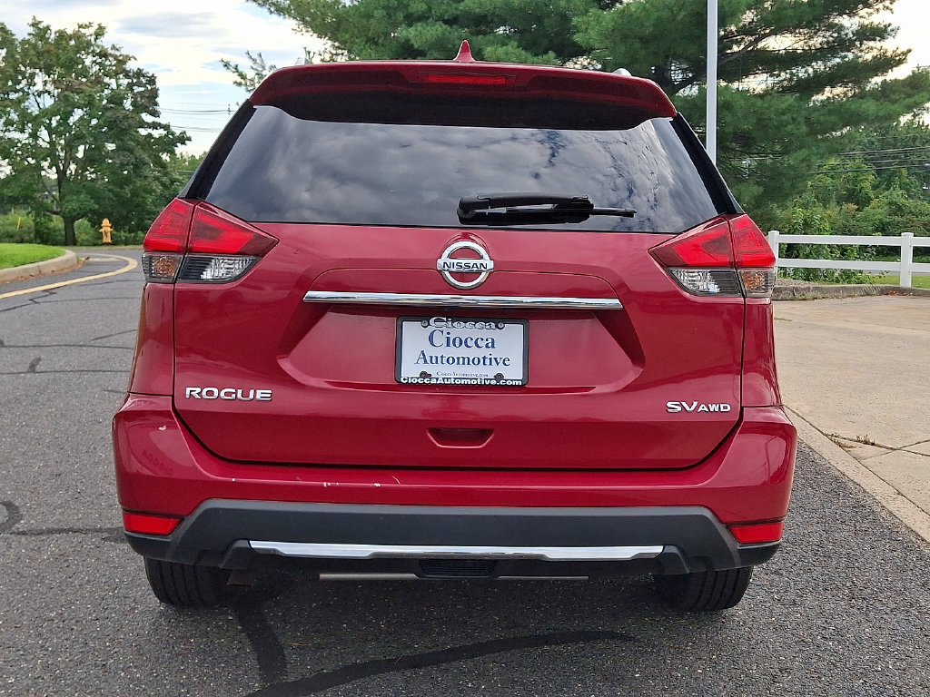 Used 2017 Nissan Rogue SV AWD/4WD image 5