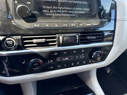 Used 2022 Nissan Pathfinder SL w/ SL Premium Package FWD image 24