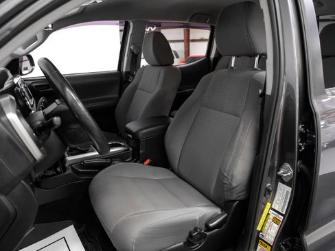 Used 2017 Toyota Tacoma SR5 image 26