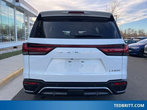 Used 2024 Lexus LX 600 F Sport image 7
