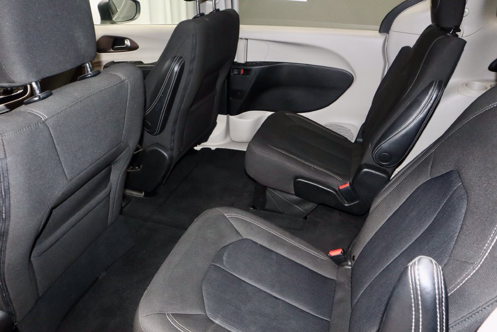 Used 2023 Chrysler Voyager LX FWD image 21
