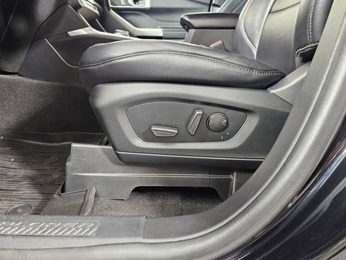 Used 2021 Ford Explorer XLT w/ Equipment Group 202A image 27