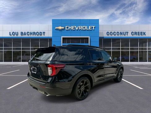 Used 2023 Ford Explorer ST-Line w/ Class IV Trailer Tow Package RWD image 8