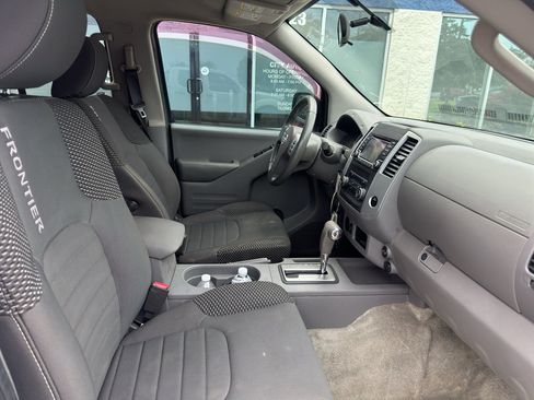 Used 2018 Nissan Frontier SV RWD image 10