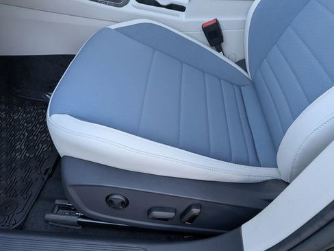 New 2026 Volkswagen Jetta SE FWD image 22
