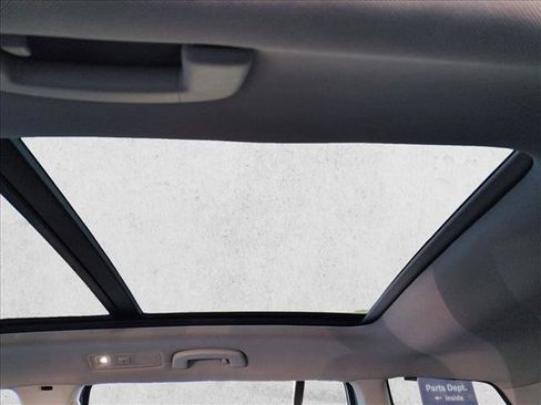 Used 2017 Volkswagen Golf S image 20