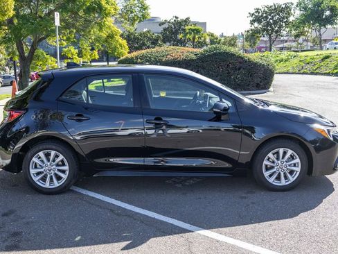 Used 2023 Toyota Corolla SE image 3