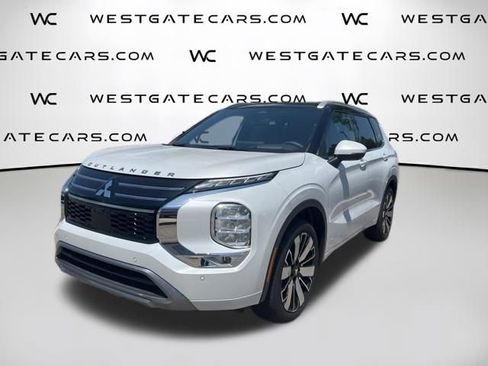 Used 2025 Mitsubishi Outlander SEL FWD image 1