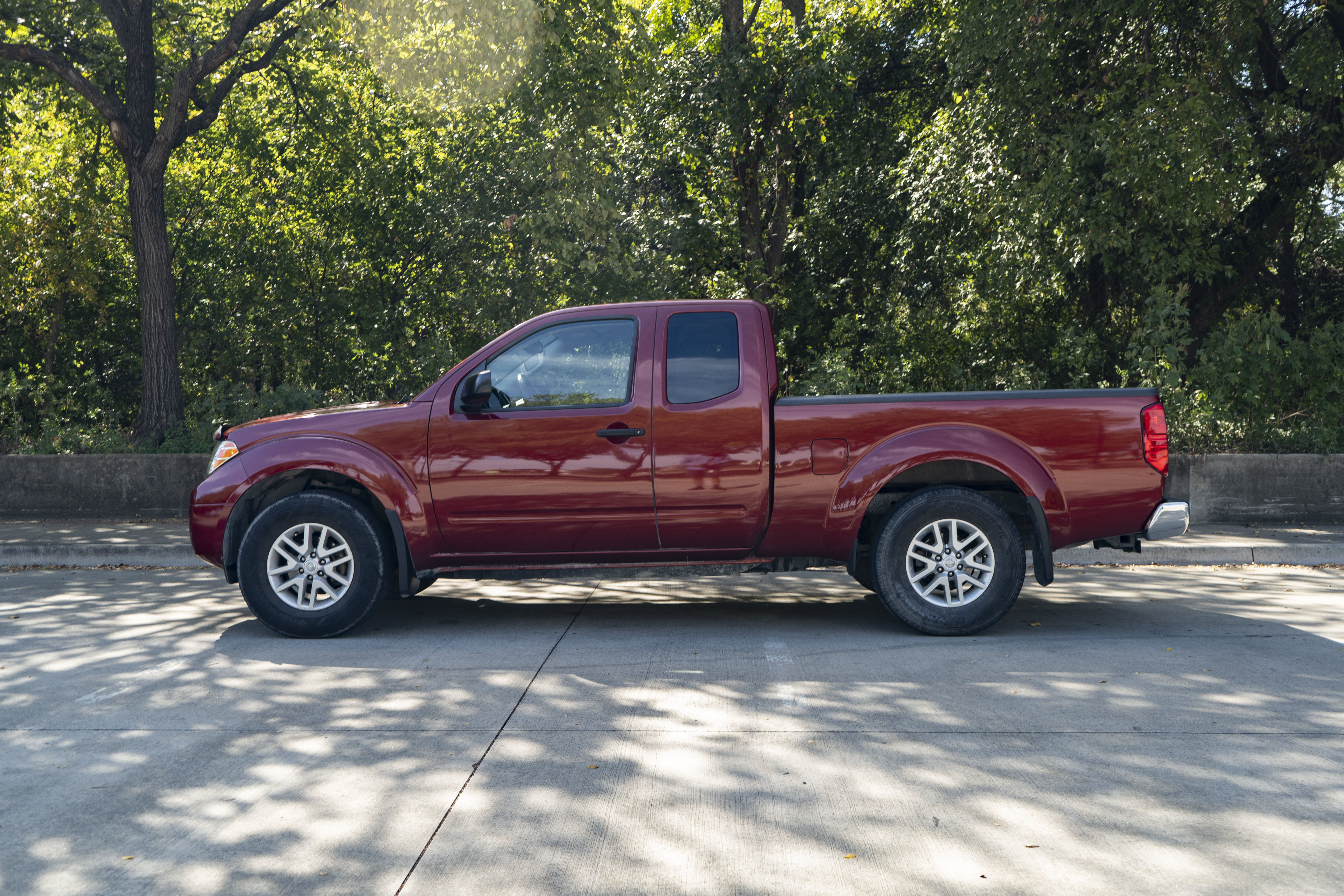 Used 2020 Nissan Frontier SV RWD image 6