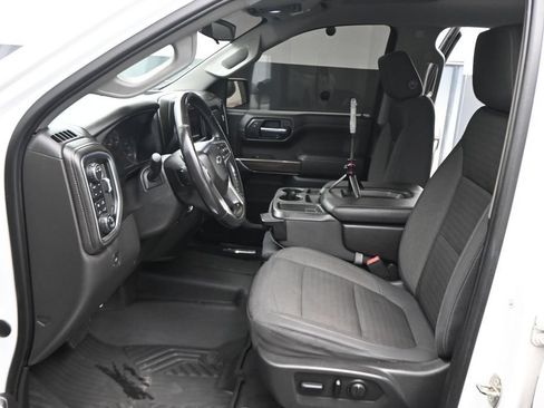 Used 2020 Chevrolet Silverado 1500 LT Trail Boss w/ Convenience Package AWD/4WD image 2