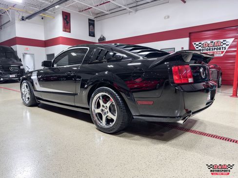 Used 2007 Ford Mustang GT RWD image 3