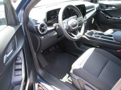 New 2026 Chevrolet Equinox LT w/ Safety and Technology Package FWD image 11
