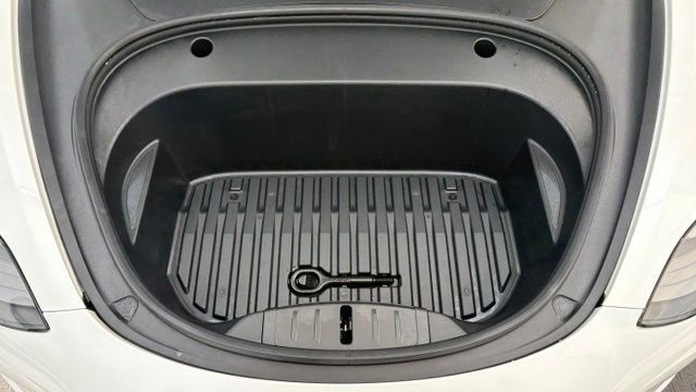 Used 2021 Tesla Model 3 Standard Range Plus RWD image 9