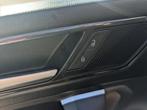 Certified 2023 Volkswagen Tiguan SE R-Line image 30