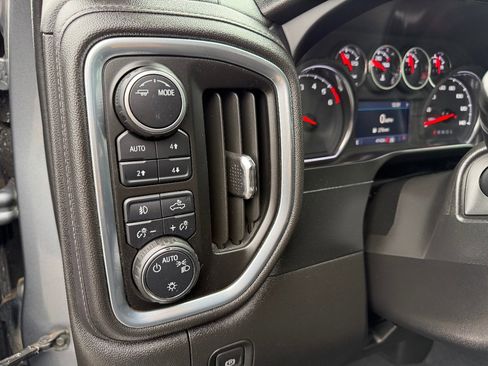 Used 2022 Chevrolet Silverado 1500 RST image 18