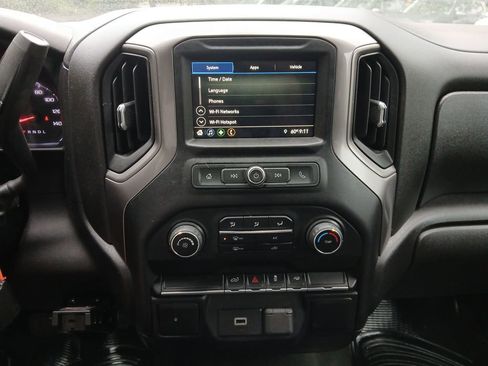 Used 2019 Chevrolet Silverado 1500 Custom w/ Custom Value Package image 18