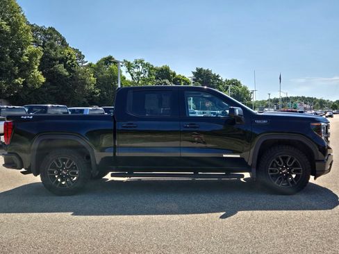 Used 2022 GMC Sierra 1500 Elevation w/ Elevation Premium Package AWD/4WD image 7