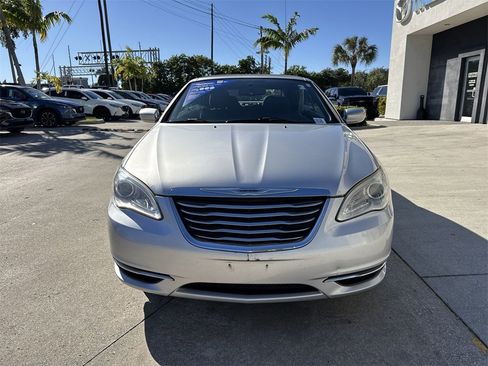 Used 2011 Chrysler 200 Touring image 30