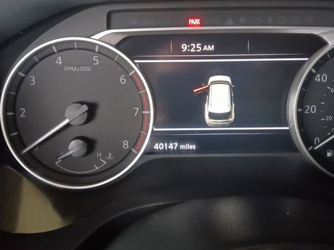 Used 2023 Nissan Rogue SV image 2