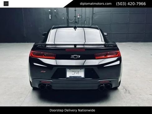 Used 2018 Chevrolet Camaro SS RWD image 6