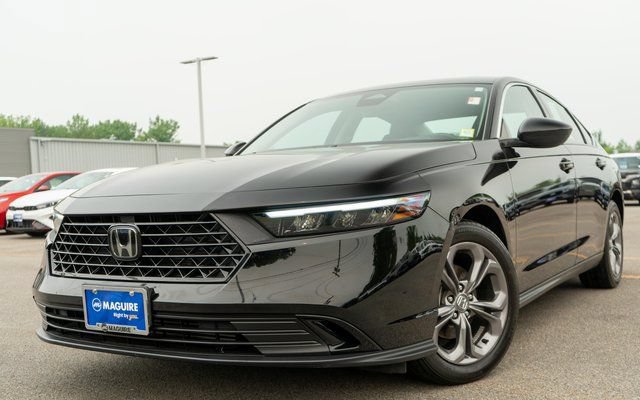 Used 2023 Honda Accord EX image 1