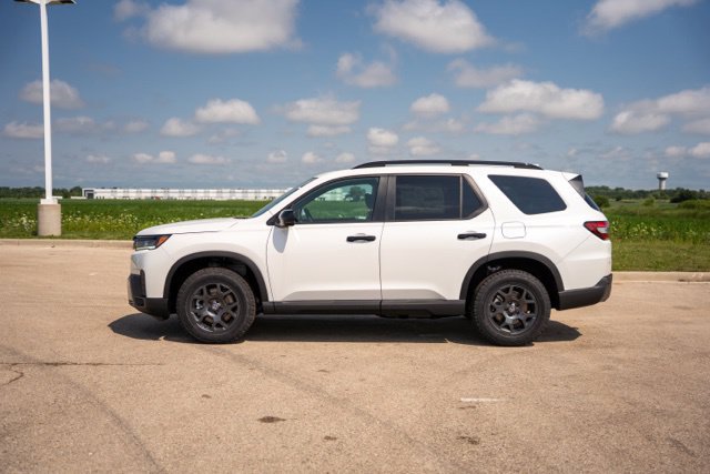 New 2026 Honda Pilot TrailSport image 4