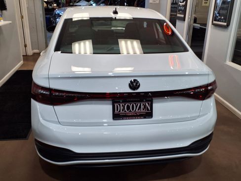 Used 2025 Volkswagen Jetta Sport FWD image 4