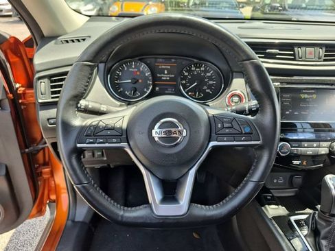 Used 2019 Nissan Rogue SV w/ Sun & Sound Touring Package AWD/4WD image 12