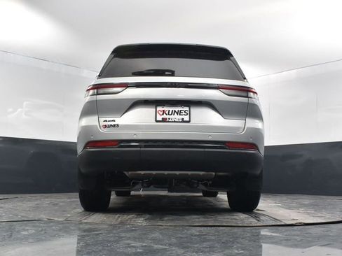 New 2025 Jeep Grand Cherokee Altitude w/ MOPAR Finishing Package AWD/4WD image 53
