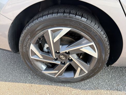 Used 2024 Hyundai Elantra Limited FWD image 28