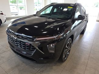 Used 2025 Chevrolet Trax RS w/ Driver Confidence Package FWD video 2