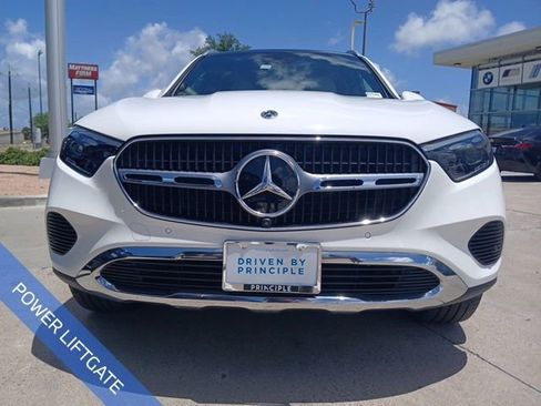 Used 2024 Mercedes-Benz GLC 300 4MATIC image 4