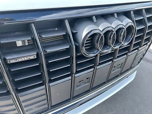 Used 2023 Audi Q3 2.0T Premium Plus w/ Premium Plus Package AWD/4WD image 10