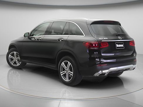 Certified 2022 Mercedes-Benz GLC 300 image 2
