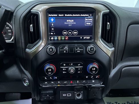 Used 2019 Chevrolet Silverado 1500 High Country w/ Technology Package AWD/4WD image 20