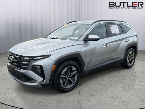 Used 2025 Hyundai Tucson SEL FWD image 2