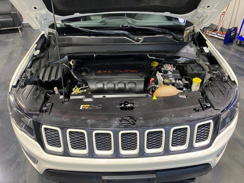 Used 2020 Jeep Compass Trailhawk AWD/4WD image 24