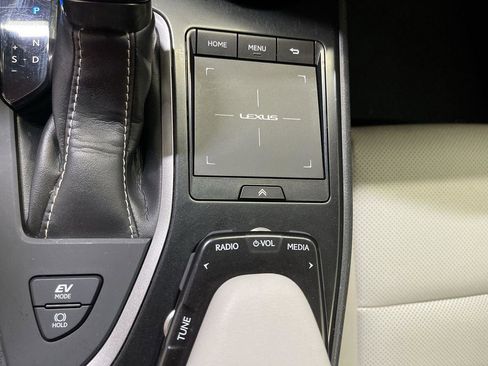 Used 2019 Lexus UX 250h image 16