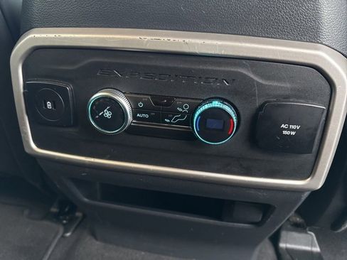 Used 2024 Ford Expedition XLT image 28