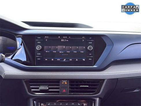 Used 2024 Volkswagen Taos SE image 23