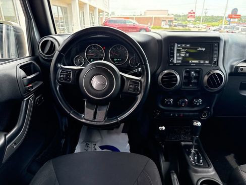 Used 2015 Jeep Wrangler Unlimited Sport w/ Quick Order Package 24S AWD/4WD image 13