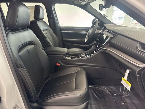 New 2026 Jeep Grand Cherokee L Limited image 23