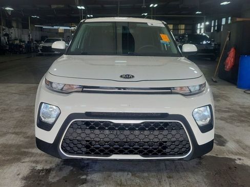 Used 2021 Kia Soul LX FWD image 2