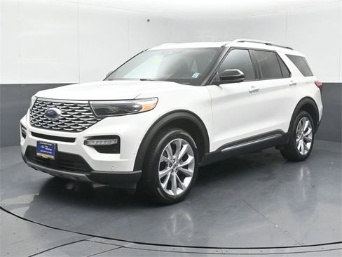 Certified 2022 Ford Explorer Platinum w/ Equipment Group 601A image 3