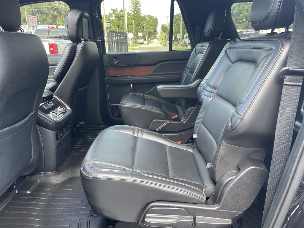 Used 2019 Lincoln Navigator L Select AWD/4WD image 24