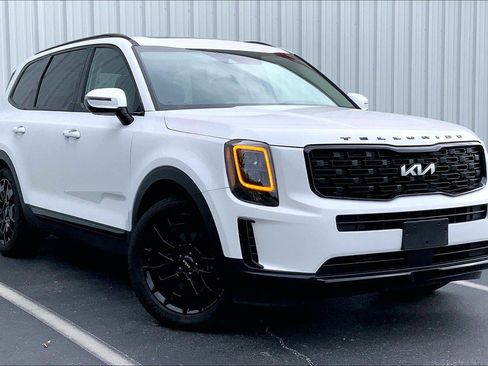 Used 2022 Kia Telluride EX w/ EX Premium Package AWD/4WD image 2