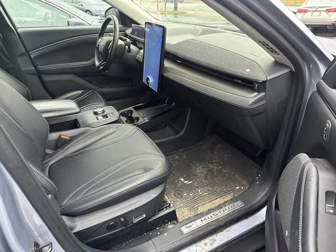 Used 2022 Ford Mustang Mach-E Premium image 23