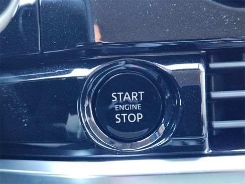 New 2025 Nissan Pathfinder SV image 16