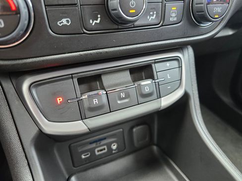 Used 2024 GMC Terrain AT4 w/ Tech Package image 82